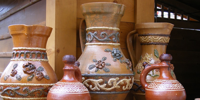 Shopping in Kodaikanal store, known for handcrafted souvenirs and local products.