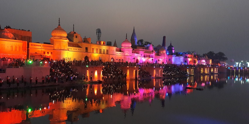 An image of Ayodhya Deepotsav - the breathtaking view of the Diwali celebration.