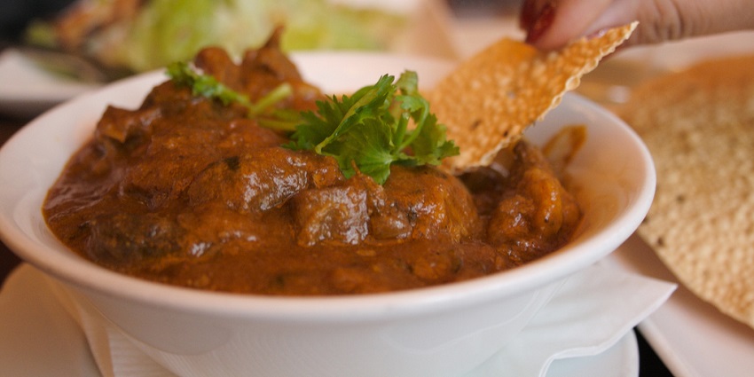 Drink at Mughal Bar and enjoy the yummy Mughlai Cuisine served to you