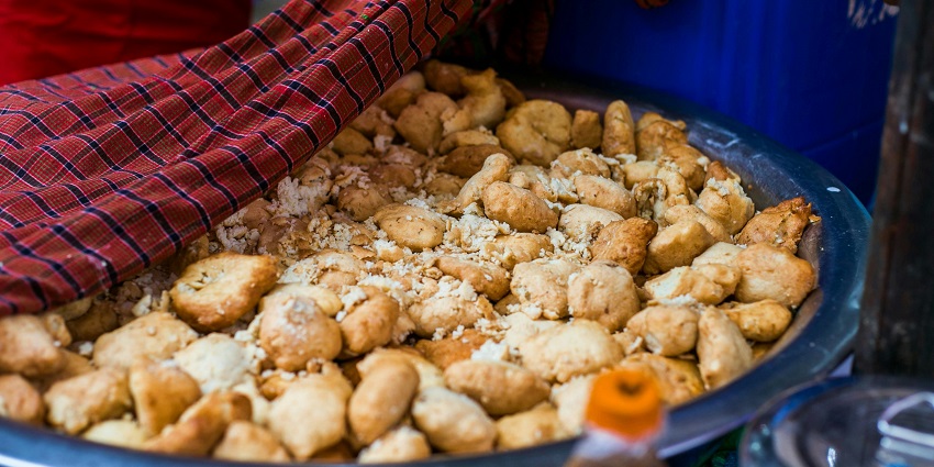 An image showcasing the exotic street food available at the streets of Chaat Gali.