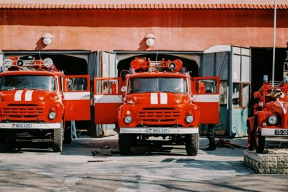 Vintage fire truck on display at Erandwane Fire Museum, showcasing firefighting history.