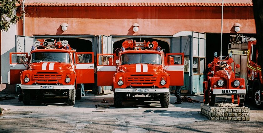 Vintage fire truck on display at Erandwane Fire Museum, showcasing firefighting history.