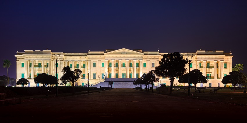 Exploring Hazarduari Palace – a historical marvel and the biggest palaces in West Bengal.