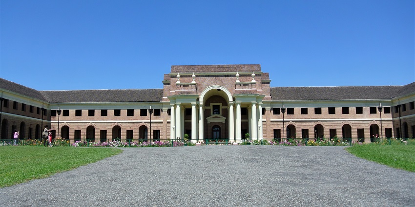 Things to see in Dehradun include the historic institute showcasing exquisite architecture and expansive gardens.