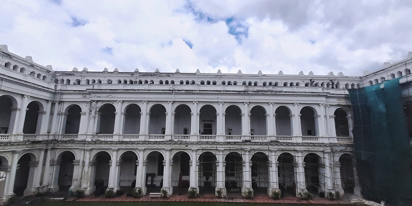 Visiting the Indian Museum in Kolkata which is the 9th oldest museum in the world.