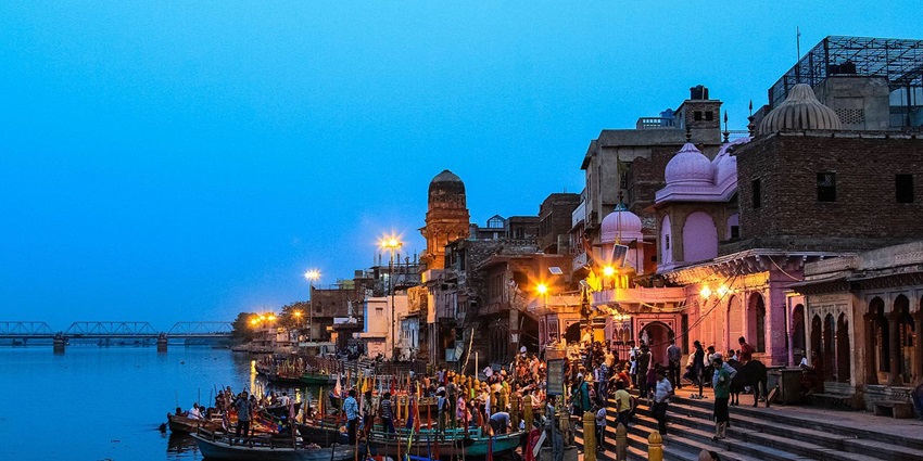 A picture of Vishram Ghat, highlighting its spiritual and cultural significance in Mathura.