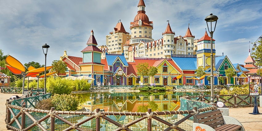 Explore thrilling rides at Fantasy World, a top theme park in Kolkata.