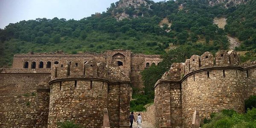 A forgotten fortress, haunted by the echoes of a tragic tale