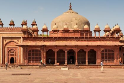 An image of the stunning Fatehpur Sikri Fort - a masterpiece etched in red sandstone.