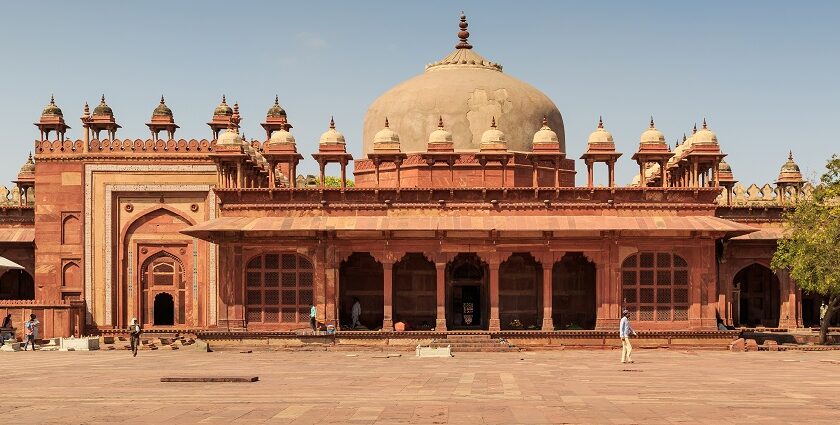 An image of the stunning Fatehpur Sikri Fort - a masterpiece etched in red sandstone.