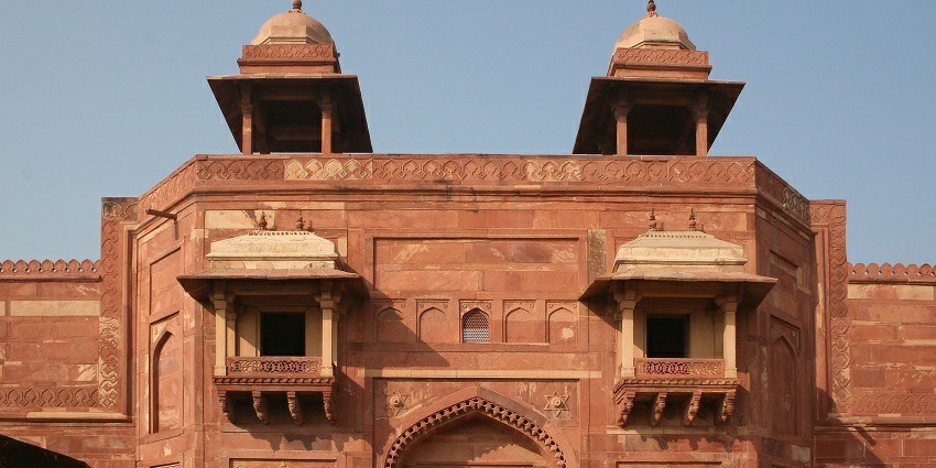 Fatehpur Sikri at some distance boasted of palaces.