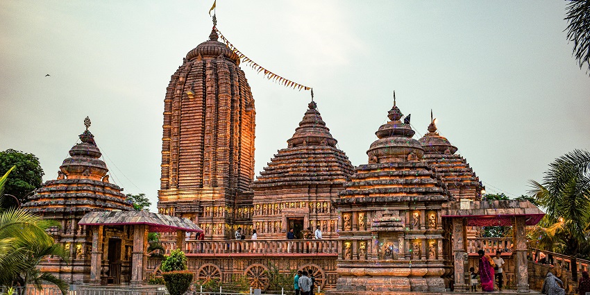 A representative picture of the most beautiful and spiritual temples in Noida