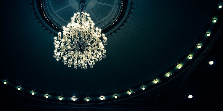 A picture taken while crystal glass chandeliers shopping in Uttar Pradesh at Firozabad