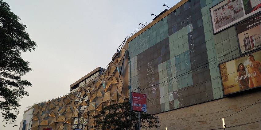 Fun City Mall is an excellent entertainment hub near Boond Water Park, Bareilly.