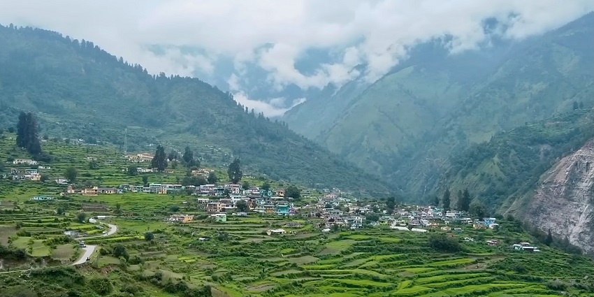 Gagar Village is a serene village, one of the top places to visit in Ramgarh, Uttarakhand.