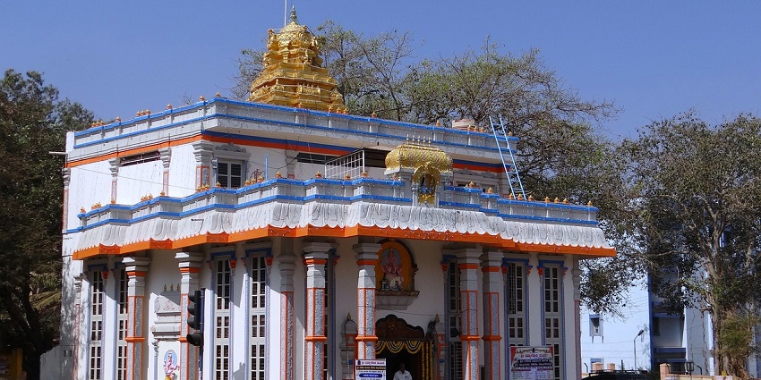 A picture of Ganesh Mandir, a tranquil temple in Jhansi offering serene spiritual experiences.