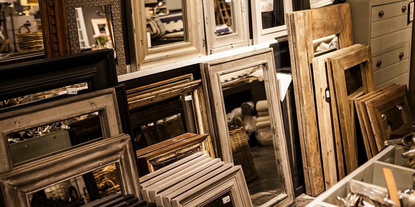 An inside view of the Ganeshi Lall Emporium, a popular destination in Uttar Pradesh.