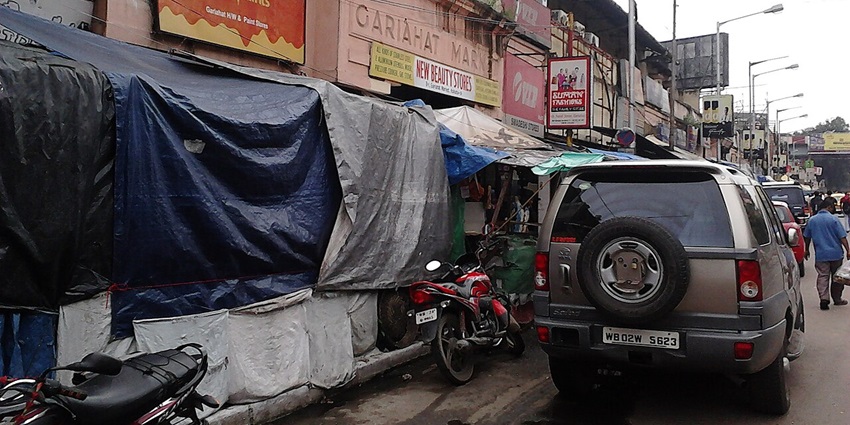 The Gariahat Market is one of the most vibrant places to visit in South Kolkata.