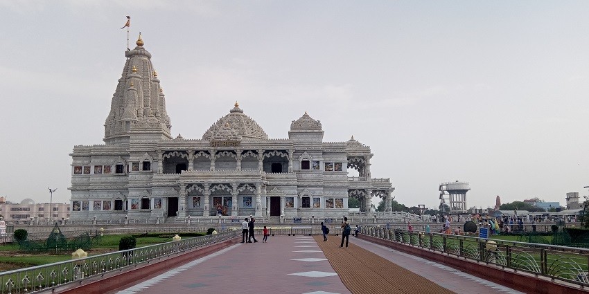 Connect with nature at Geeta Vatika near Neer Nikunj Water Park.