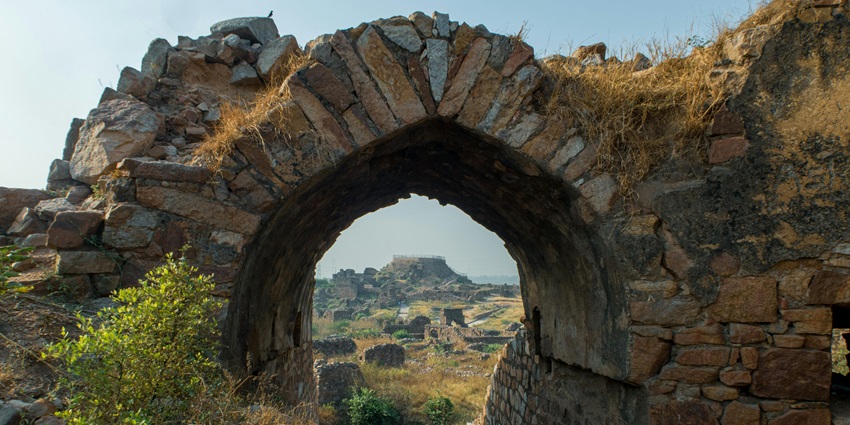 Gengavaram Fort located in the middle of the forest near Melmalayanur Temple