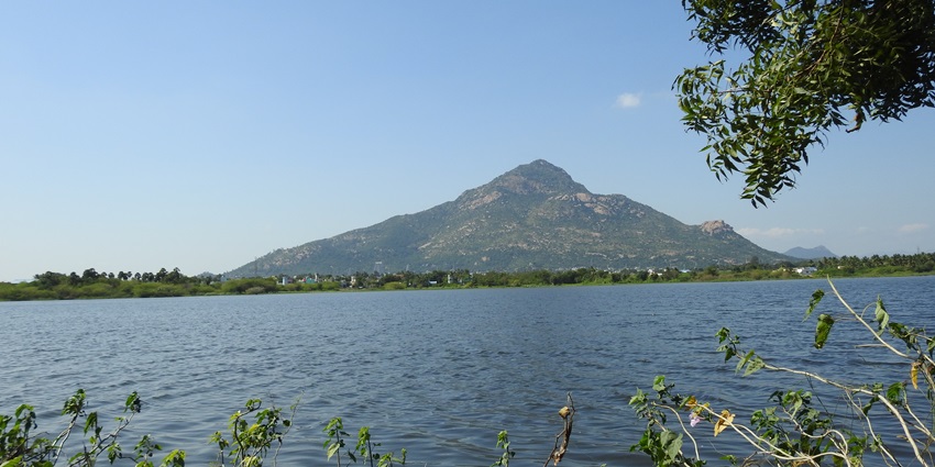 The Girivalam Path is one of the best places to visit in Tiruvannamalai, Tamil Nadu