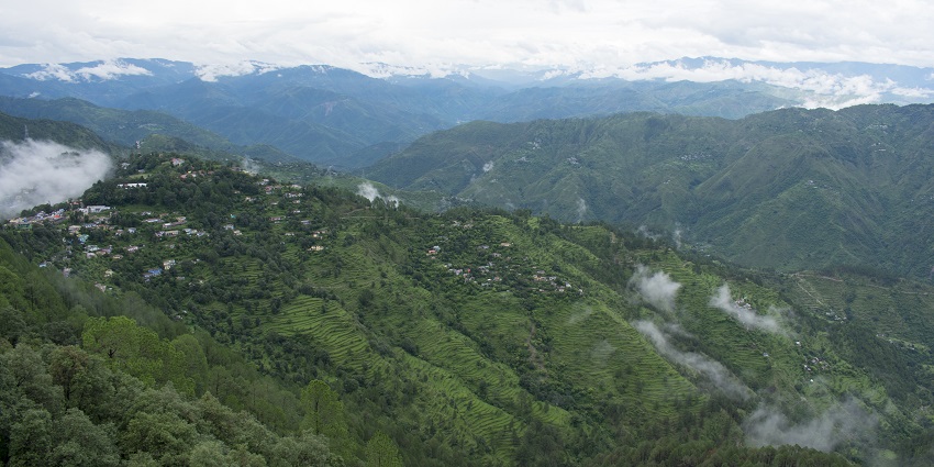The best things to do in Lansdowne's trails provide serene nature and mountain views.