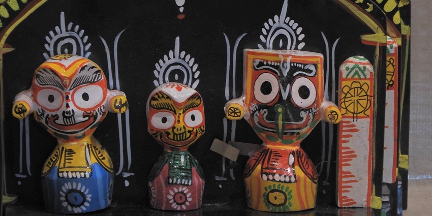 Image of the Folk Handicrafts in the market of rishikesh at the local vendors