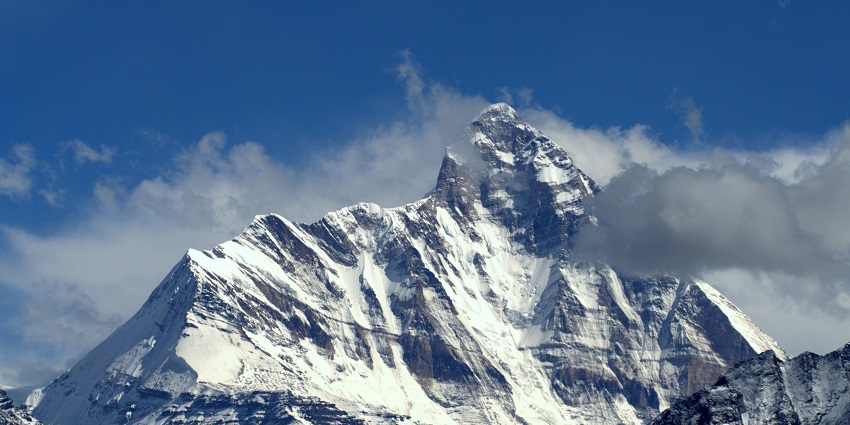 Trekking the challenging trails of Nanda Devi mountain is a thrilling things to do in Auli