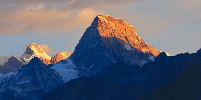 A view of the Niligiri Parbat from Gorson Bugyal, near Nanda Devi National Park