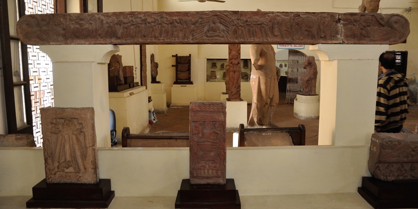 Government Museum in Mathura displays ancient sculptures, coins, and artifacts from Kushan, Gupta, and Mathura art periods, one of the best places to visit around Gokul.