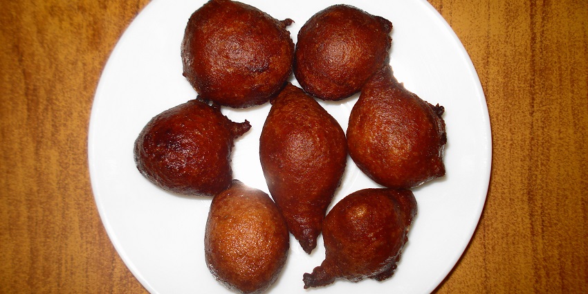 Gulgula is a sweet delicacy to try in Uttarakhand for every traveller to taste and enjoy.