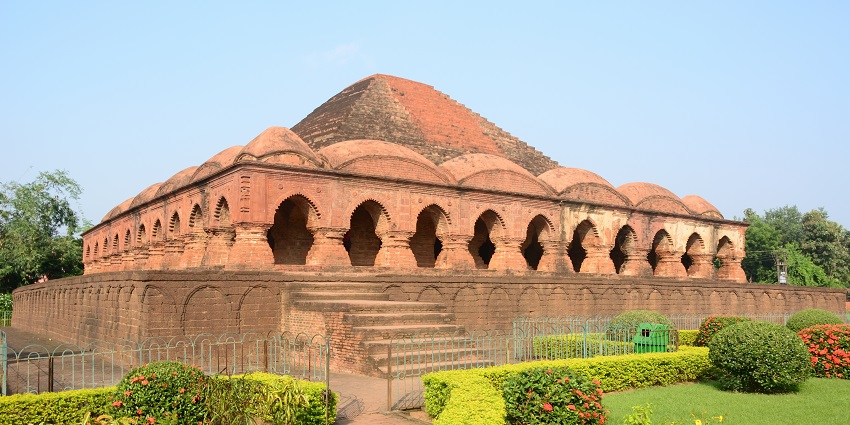 Ras-Leela is performed in Hadal-Narayanpur, an inspirational place to visit in Bankura.