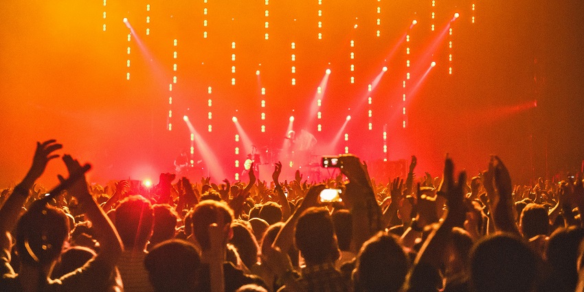 Have a drink at Hangout before dancing to the beats of the music.