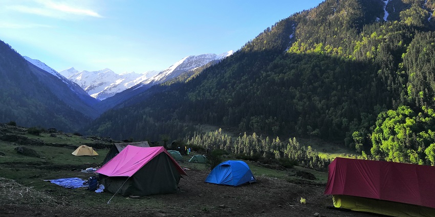 An image showing the Har Ki Doon Valley, set against the majestic Sankari Range backdrop.