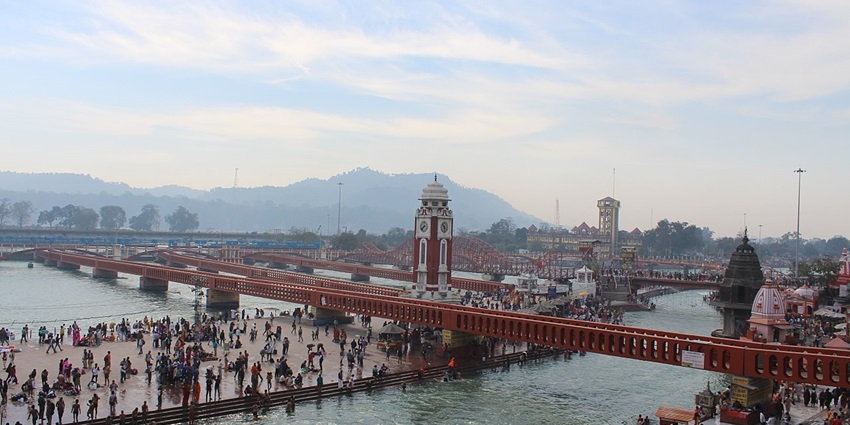 An image showing Har Ki Pauri in Haridwar, one of the places to see near Dehradun.