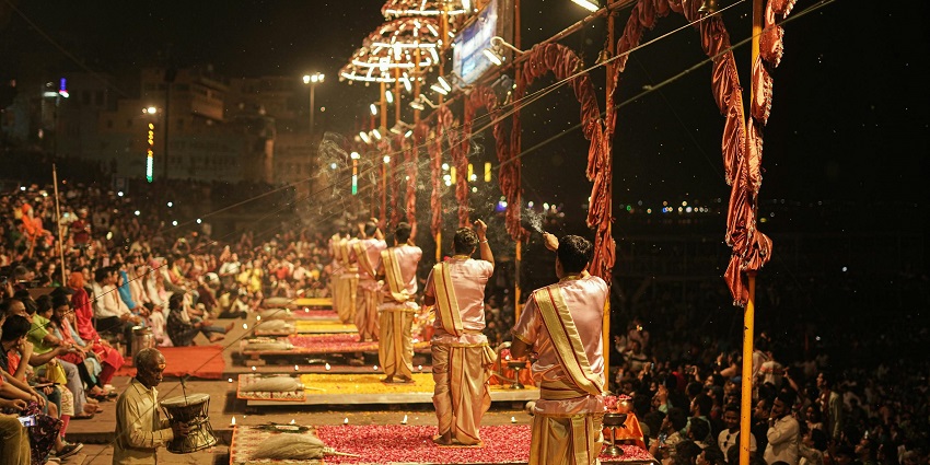One of the best places to visit in Uttarakhand in November include Haridwar for its Ganga Aarti