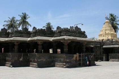 Visit the Harihareshwar temple of lord shiva to feel the divine power blessing you.