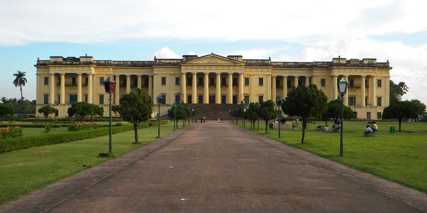 Explore the iconic Hazarduari Palace,
among the best places to visit in Murshidabad.