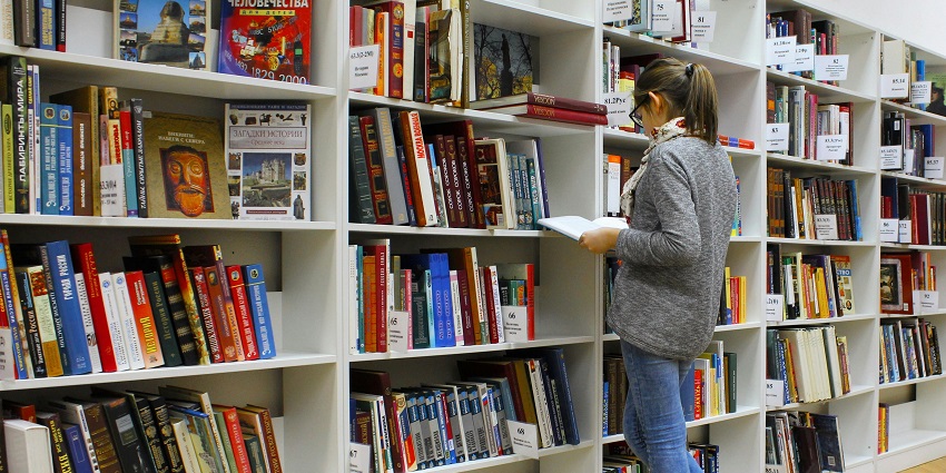 A glimpse of Higginbothams which is a historic bookstore selling books, stationery, and gift items.