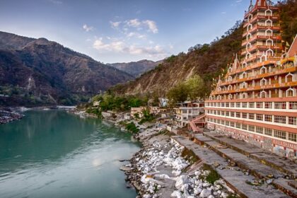 View of a river in Rishikesh, one of the best hill stations near Dehradun