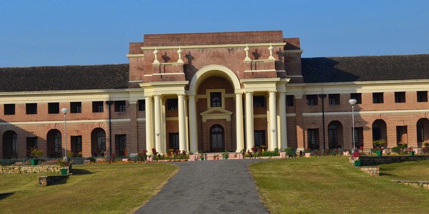 Front view of the museum building with the clear blue sky in the backdrop