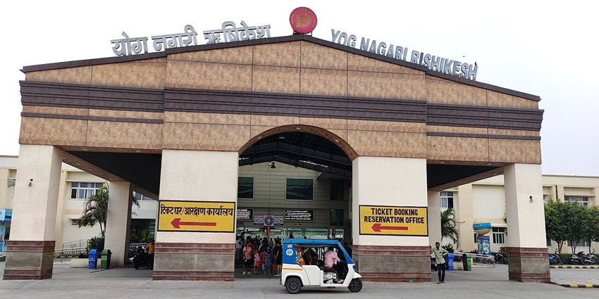 This destination is easily accessible by air, rail, and road.
