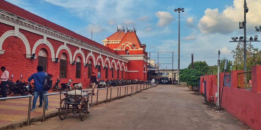 An image of the famous railway station of Agra which is the nearest station to the fort.