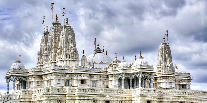 Image of Tiruchendur Temple, a famous tourist spot in Tamil Nadu.