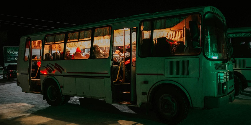 Buses parked at the bus stop to reach Bhalu Gaad Waterfalls