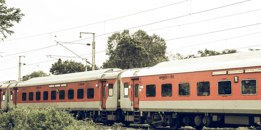 The picture of the platform of Thiruvalangadu Junction railway station in Tamil Nadu.