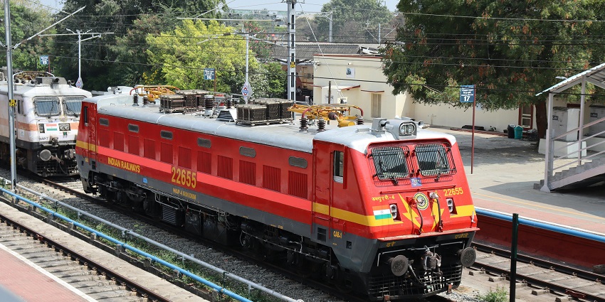 Visitors can easily travel to Kalpeshwar Temple by air, rail, or convenient road routes.