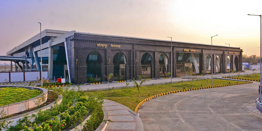 A picture of a terminal of the Kolhapur Airport, one of the nearest to the Narsobawadi temple