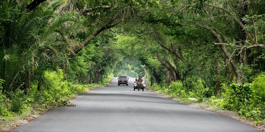 Sivanmalai Temple is a famous temple and is accessible from various routes via road.