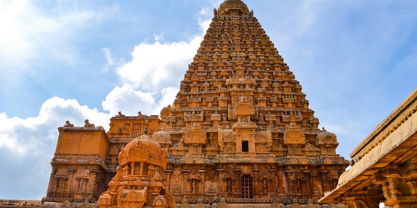 Image of the temples building with the bright blue sky in the backdrop